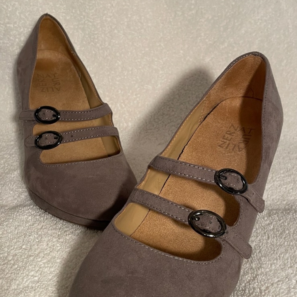 Dress shoes